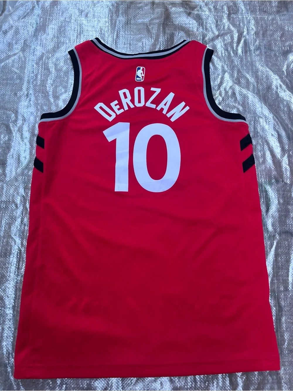 Nike Toronto Raptors DeMar DeRozan#10 mens Basketball Jersey Sz small - Picture 5 of 6